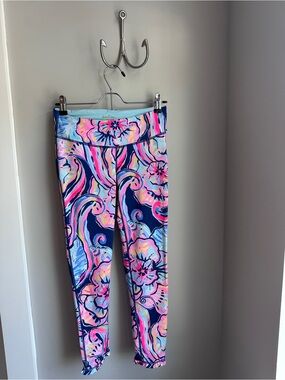 Lilly Pulitzer Floral Leggings in Navy, Pink & Light Blue